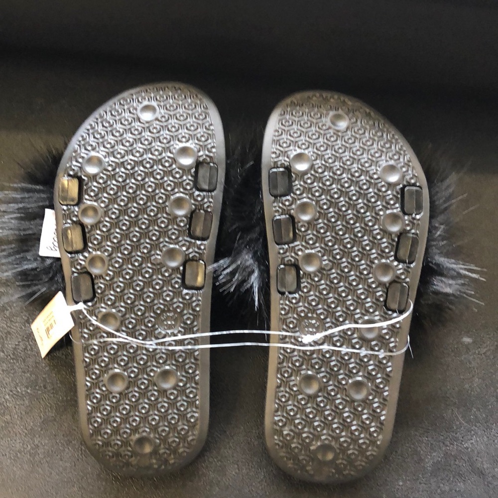 Knotty black fur slides - Picture 4 of 7